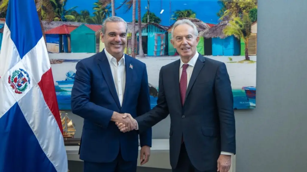 Tony Blair y Abinader se reúnen para discutir el conflicto del canal de Haití