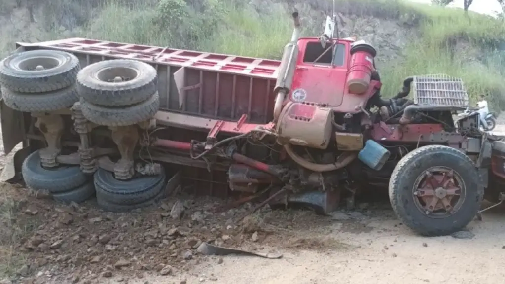Fatal Accidente de camión causa la muerte de joven en Guayajayuco, Elias Piña
