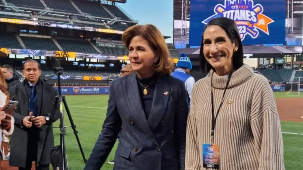 Vicepresidenta y Primera Dama asisten a histórico juego entre Licey y Águilas en Nueva York
