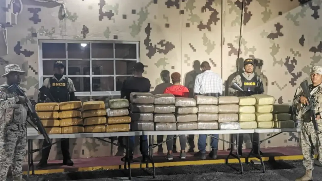 Confiscadas 499 Libras de Marihuana en Pedernales; Tres Individuos Detenidos