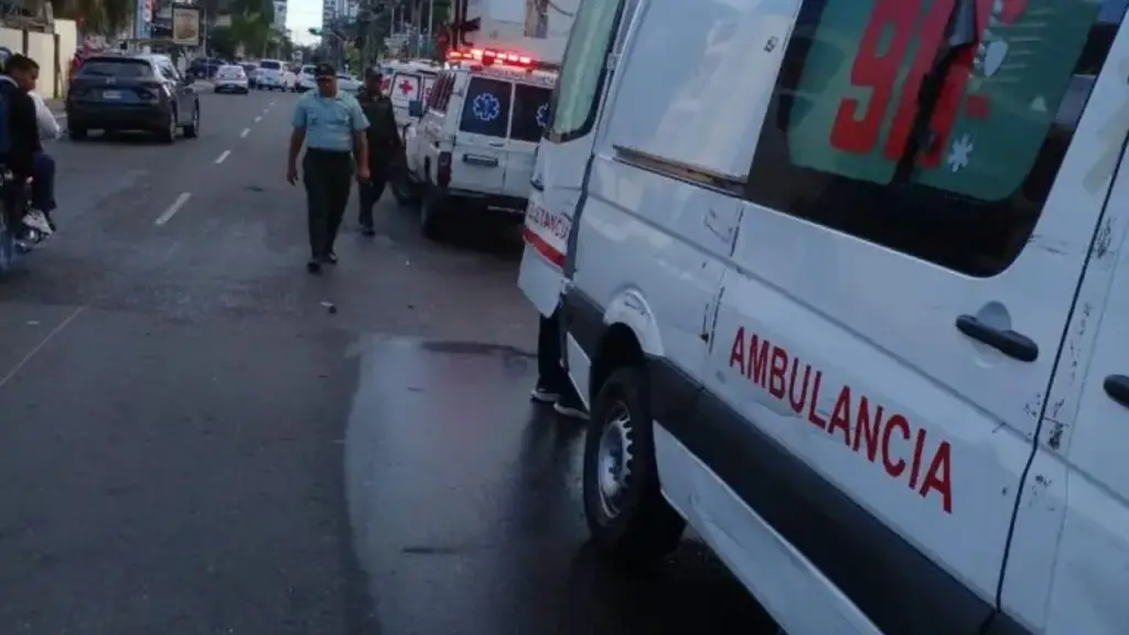 Accidente en Avenida Gustavo Mejía Ricart deja al menos 7 personas heridas