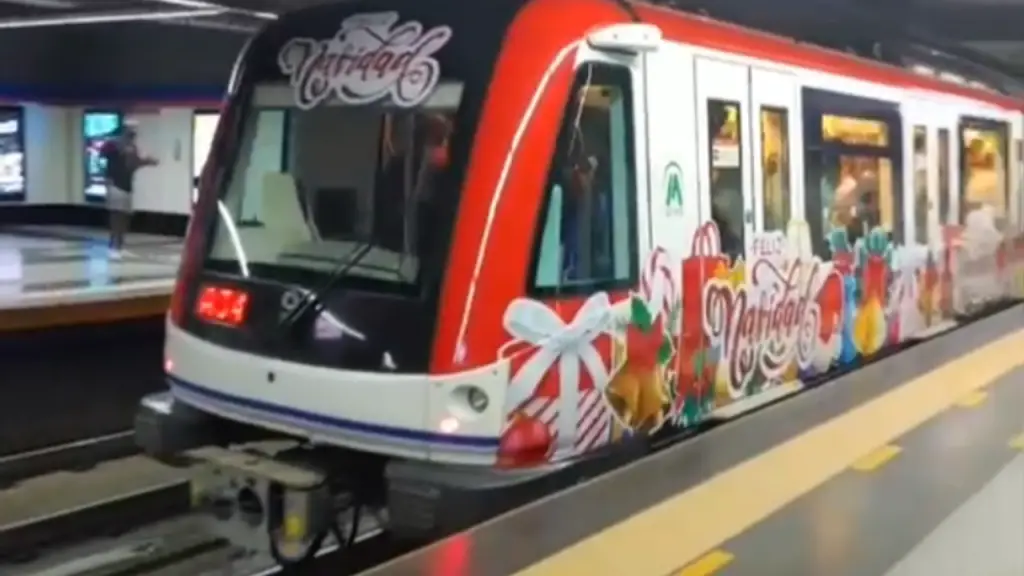 El Metro de Santo Domingo se llena de Espíritu Navideño con decoraciones festivas