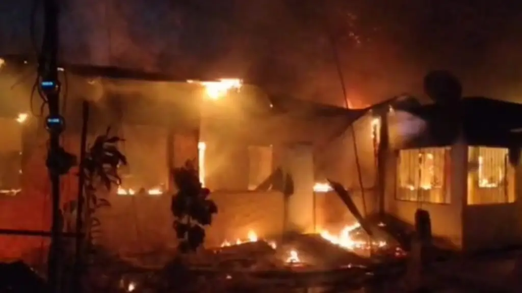 Incendio en Pepillo Salcedo deja a varias Familias sin Hogar