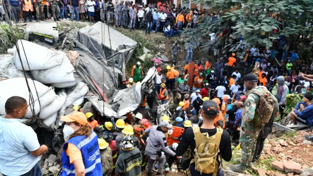 Hallan cuerpo de mujer en cemento derramado tras accidente en Haina, elevando la cifra de fallecidos a 10