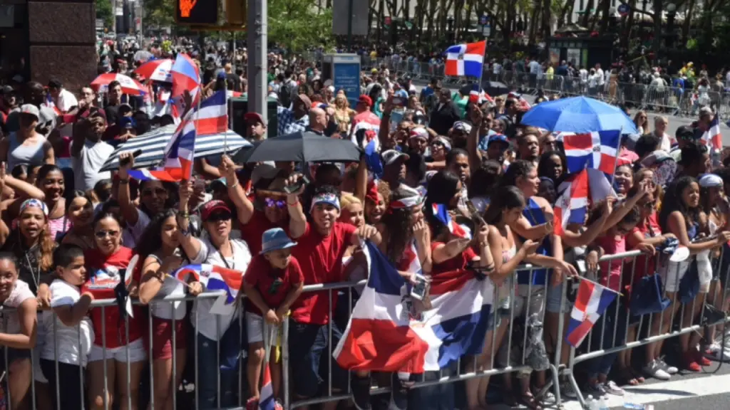 Más de 1000 dominicanos regresan a RD y abandonan Nueva York