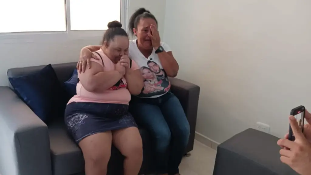 Madre y Su Hija con Síndrome de Down cumplen sueño de un Hogar Digno