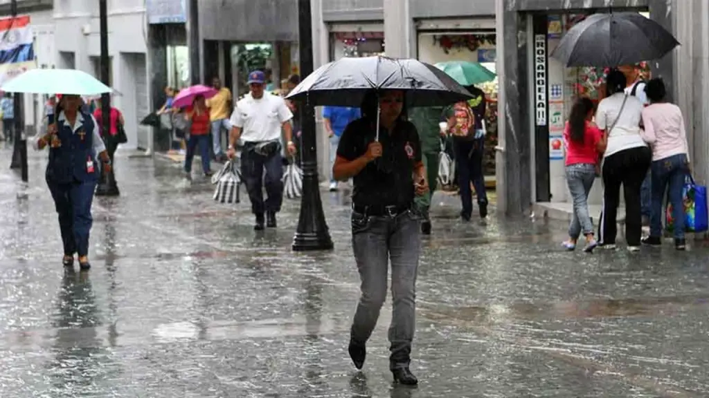 Las lluvias disminuirán este sábado, según pronóstico meteorológico