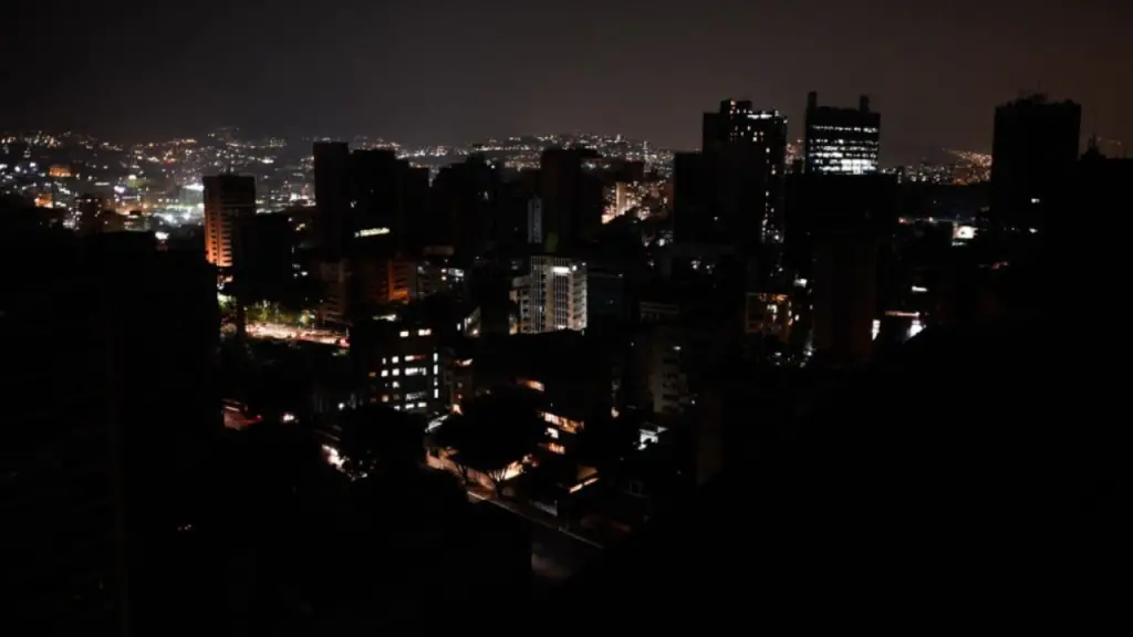Inesperado apagón deja al Distrito Nacional y Santo Domingo sin luz