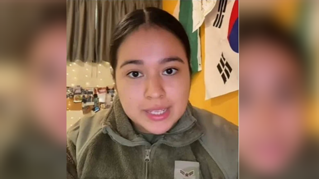 Joven Latina se hace viral al desvelar su salario en la fuerza aérea de Estados Unidos