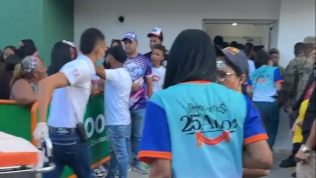 Diez Niños y un Adulto en Estado Crítico Tras Incendio en Carnaval de Salcedo